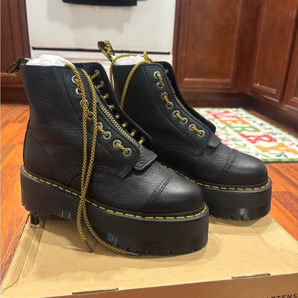 Dr Marten Sinclair “Milled Nappa Leather Platform Boots”